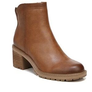 NWOT Zodiac Women's Greyson Lug-Sole Boots. Color: Cognac Size: 8